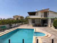 Didim Yeşiltepe'de Satılık Müstakil Havuzlu Villa 700 m² Arsa İçinde